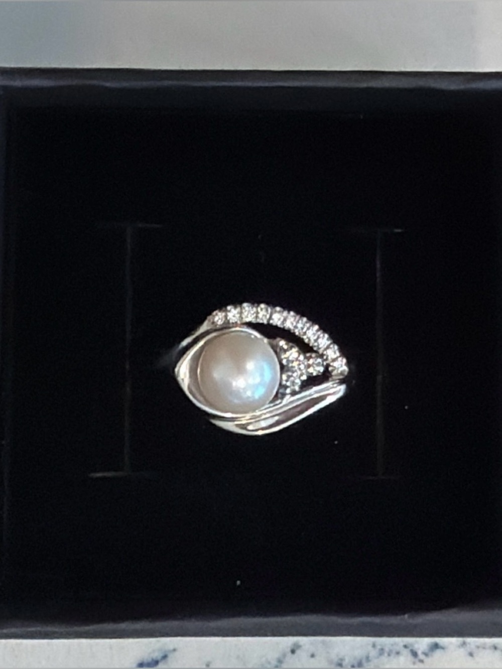 Custom Alwand Vahan 14K White gold, diamond and pearl ring. Like new!